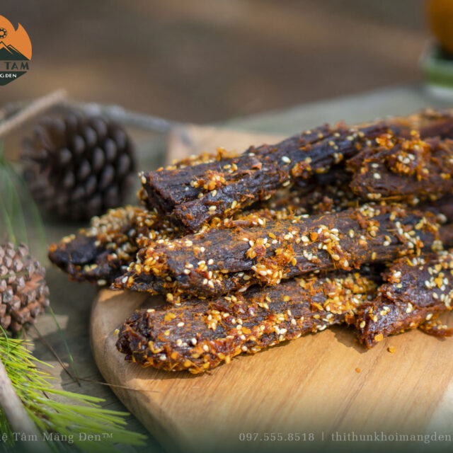 Thịt hun khói: Bò khô que Măng Đen - Đặc sản Kon Tum