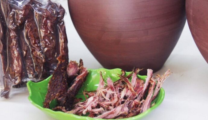 Thịt lợn hun khói Măng Đen