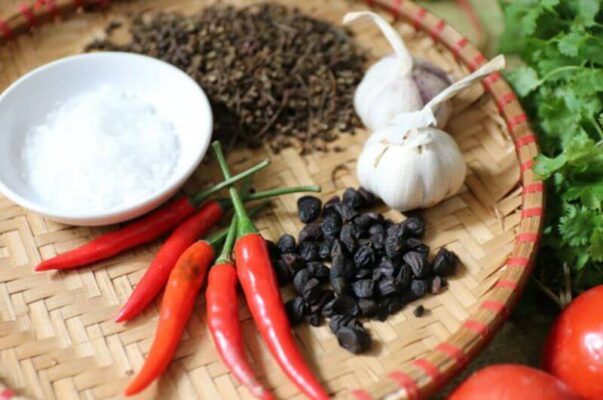 Hướng dẫn cách dùng hạt dổi và mắc khén