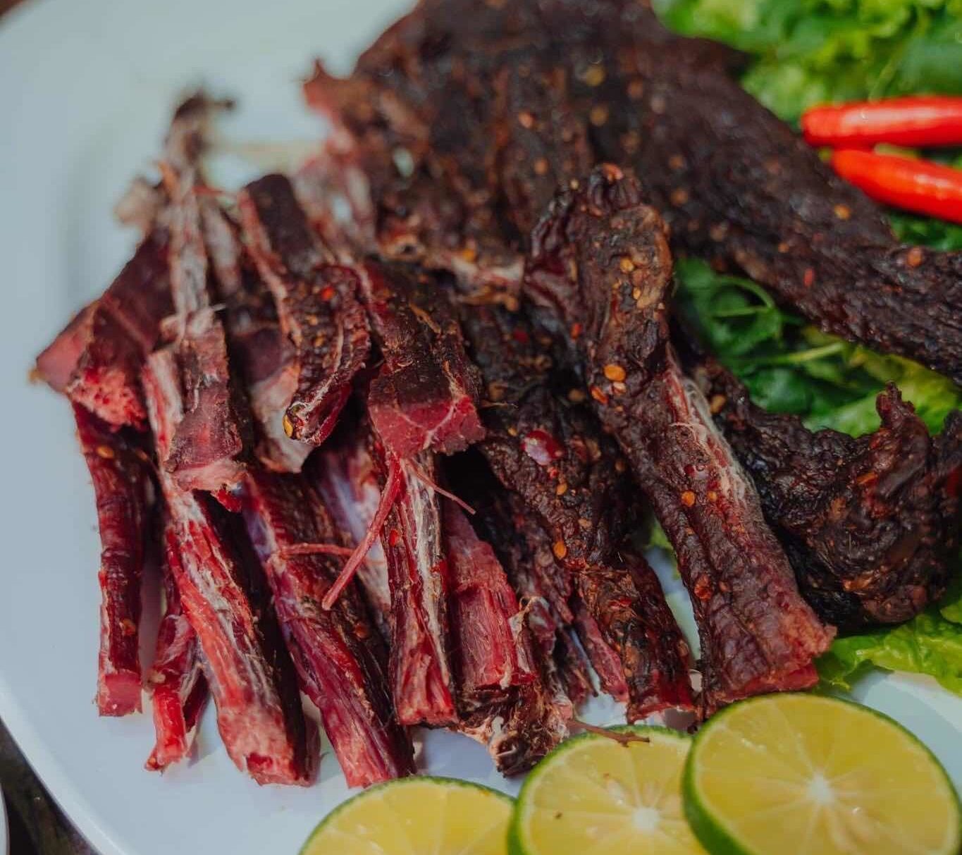 Thịt hun khói Kon Tum - Đặc sản Măng Đen