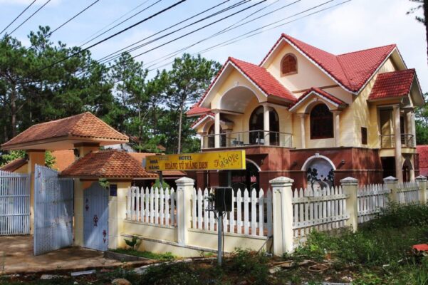 Khách sạn Hoàng Vũ Măng Đen