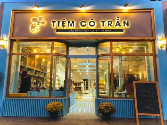 Tiệm Cô Trần Măng Đen